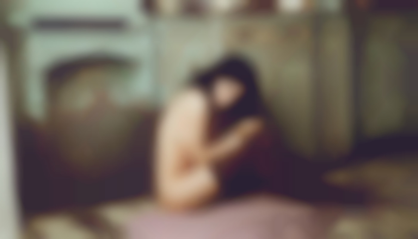 Why are more and more people using the services of a camgirl ?